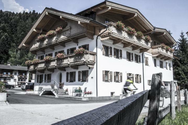 Apart Soellbacherhof Fügen Eksteriør bilde